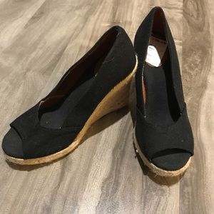 NWT. Sonoma Life+Style Wedge Slide Sandals